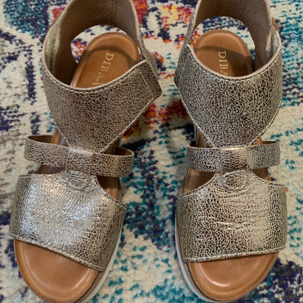 Good sandals 6.5